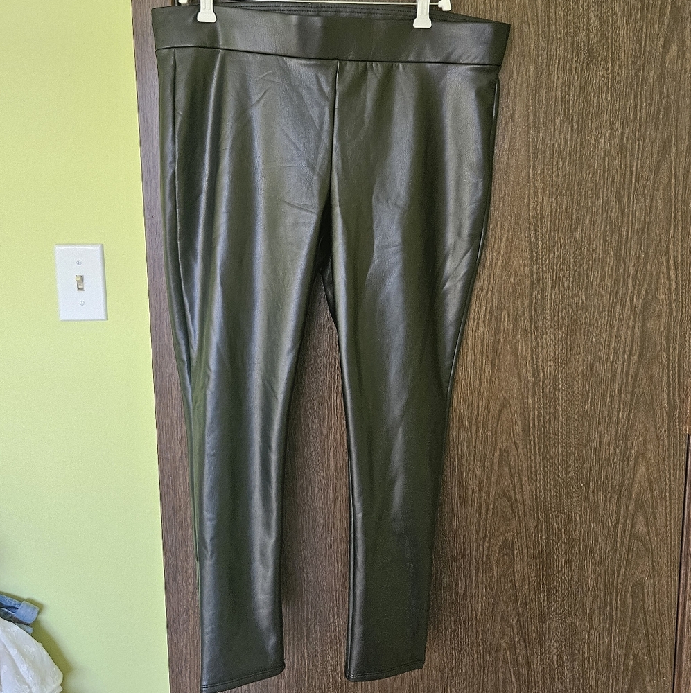 NWT Loft Faux Leather Pull On Pants Capsule Wardrobe Size XL